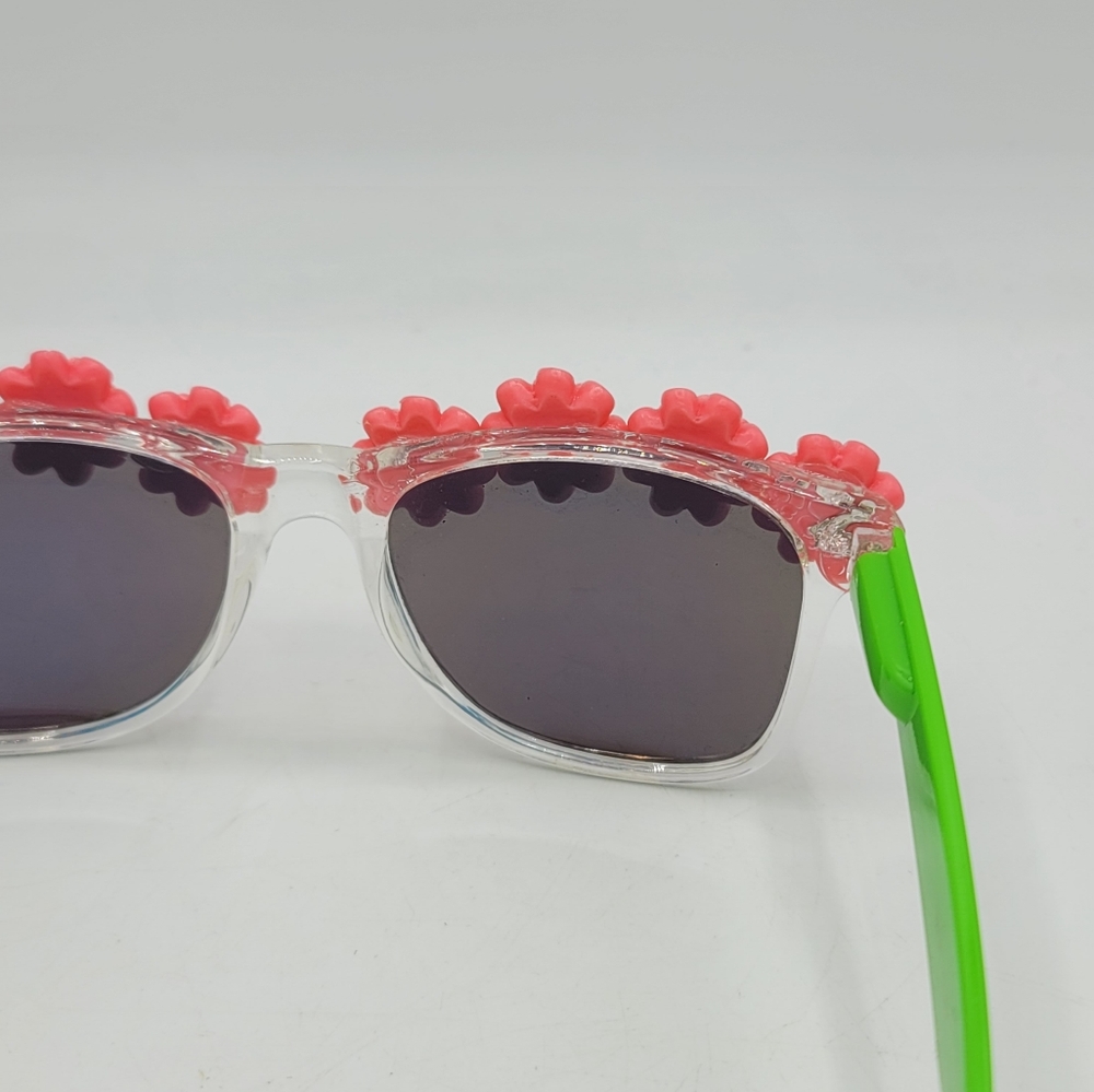 Floral Embellished Sunglasses - Green Frame, Blue Gradient Lens - Picture 5 of 6